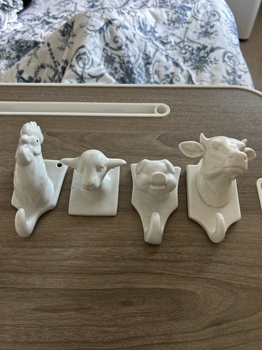 Vintage white ceramic farm - 4,