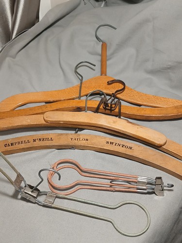 Vintage hangers wood - 6, +